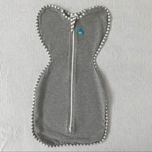 Baby swaddle Love to Dream SM. Great condition!